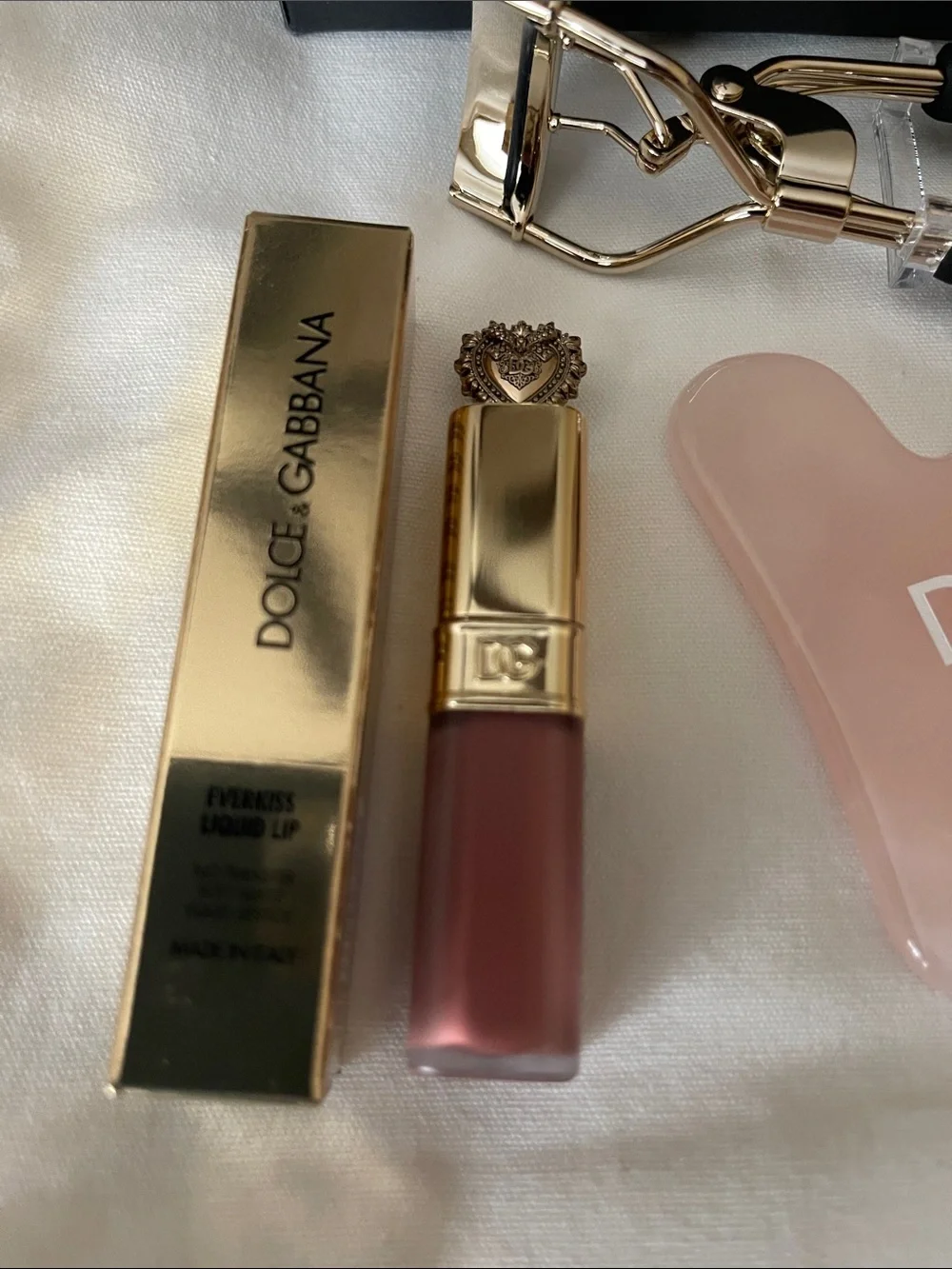 Dolce & Gabbana Everkiss Liquid Lip in mauve rose with gold accents